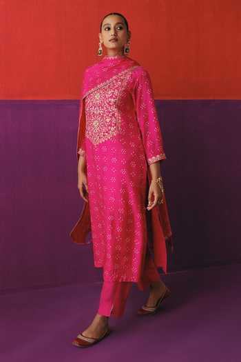 Pink City By Sarika_Pink Silk High Neck Flower Bandhani Kurta Pant Set _at_Aza_Fashions