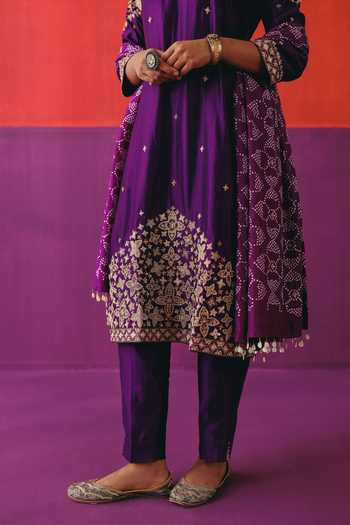 Buy_Pink City By Sarika_Purple Silk, Chanderi Scoop Neck Baingani Phool Embroidered Kurta Set _Online_at_Aza_Fashions