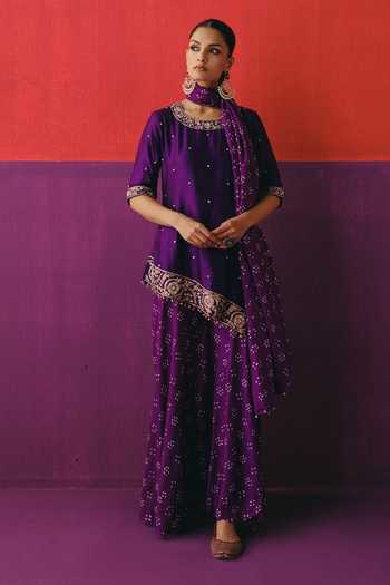 Pink City By Sarika_Purple Silk, Chanderi Round Neck, Yes Bandhani Pattern Asymmetric Kurta Set _Online_at_Aza_Fashions