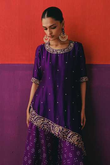 Pink City By Sarika_Purple Silk, Chanderi Round Neck, Yes Bandhani Pattern Asymmetric Kurta Set _at_Aza_Fashions