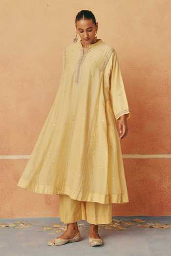 Pink City By Sarika_Yellow Silk, Chanderi Split V-neck Kanak Gota Patti Work Kurta With Pant _Online_at_Aza_Fashions