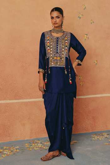 Pink City By Sarika_Blue Silk Round Neck Rangrez Embroidered Kurta And Skirt _Online_at_Aza_Fashions