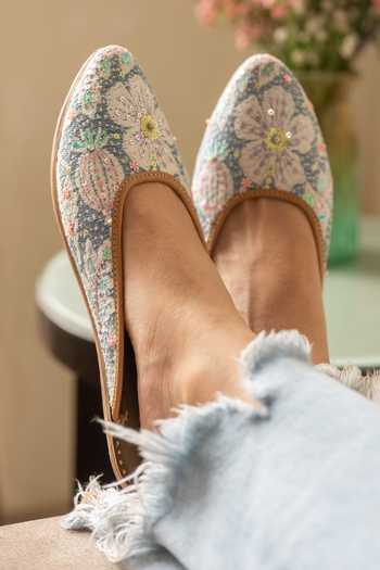 Coral Haze Sunday Embroidered Open Back Juttis 