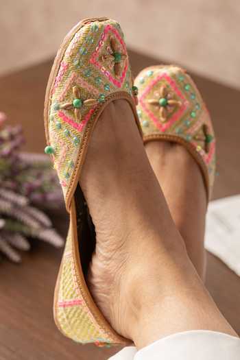 Coral Haze Sorbet Sequin Embroidered Juttis 