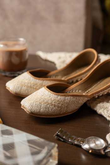 Buy_Coral Haze_Beige Caramel Geometric Woven Juttis _Online_at_Aza_Fashions