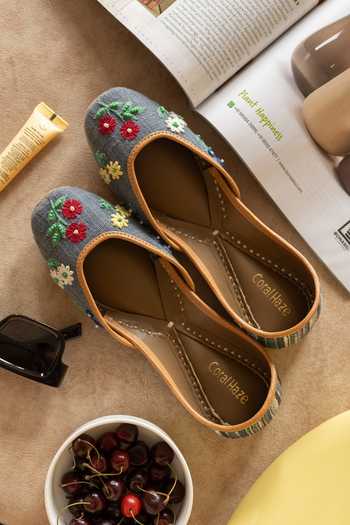 Coral Haze Disty Floral Thread Work Juttis 