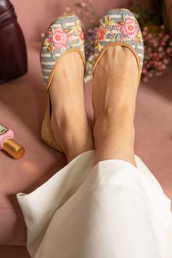 Coral Haze Florette Hand Embroidered Juttis 