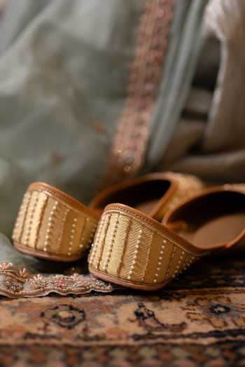 Buy_Coral Haze_Yellow Asharfi Hand Embroidered Juttis _Online_at_Aza_Fashions