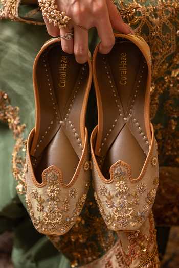 Coral Haze_Gold Sitara Hand Embroidered Juttis _Online_at_Aza_Fashions