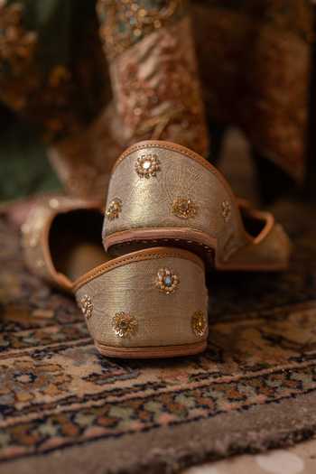 Buy_Coral Haze_Gold Sitara Hand Embroidered Juttis _Online_at_Aza_Fashions
