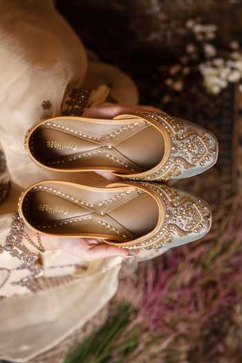 Coral Haze Firoza Hand Embroidered Juttis 