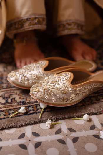 Coral Haze_Gold Malika Embroidered Open Back Juttis _Online_at_Aza_Fashions