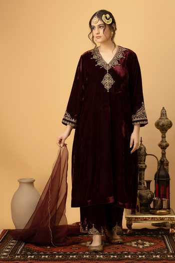 Afriya_Maroon , Velvet, Organza V-neck Zar-e-makhmal A-line Kurta Set _Online_at_Aza_Fashions