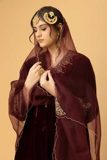 Buy_Afriya_Maroon , Velvet, Organza V-neck Zar-e-makhmal A-line Kurta Set _Online_at_Aza_Fashions