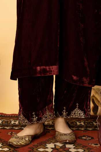 Afriya_Maroon , Velvet, Organza V-neck Zar-e-makhmal A-line Kurta Set _at_Aza_Fashions