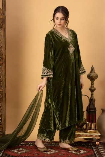 Buy_Afriya_Green , Velvet, Organza V-neck, Yes Zar-e-makhmal A-line Kurta Set _Online_at_Aza_Fashions