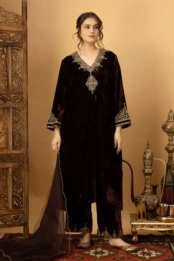 Afriya_Brown , Velvet, Organza V-neck, Yes Zar-e-makhmal A-line Kurta Set _Online_at_Aza_Fashions