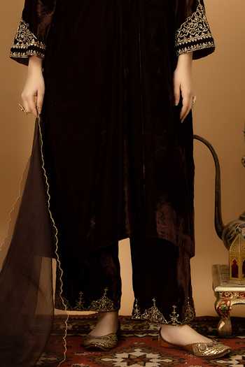 Buy_Afriya_Brown , Velvet, Organza V-neck, Yes Zar-e-makhmal A-line Kurta Set _Online_at_Aza_Fashions