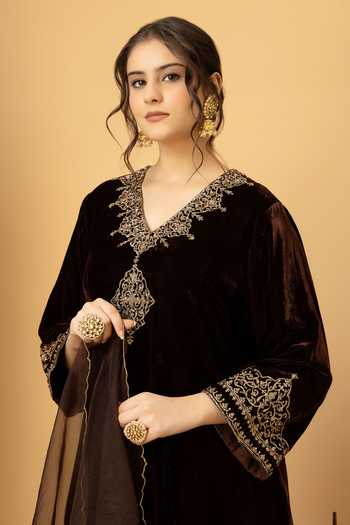 Buy_Afriya_Brown , Velvet, Organza V-neck, Yes Zar-e-makhmal A-line Kurta Set 