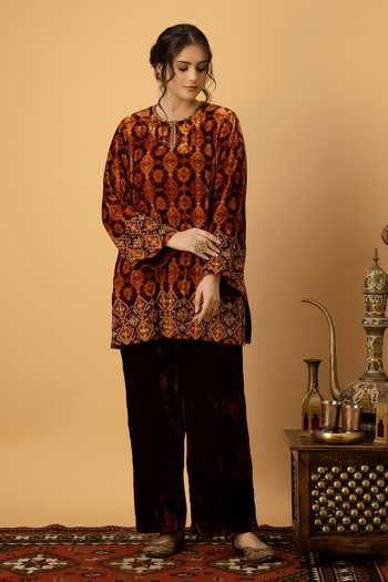 Shop_Afriya_Maroon Silk, Velvet Round Neck, Yes Zar-e-makhmal Short Kurta And Pant Set _Online_at_Aza_Fashions
