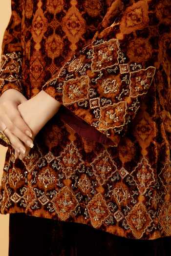 Buy_Afriya_Maroon Silk, Velvet Round Neck, Yes Zar-e-makhmal Short Kurta And Pant Set 