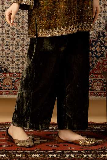 Shop_Afriya_Green Silk, Velvet Round Neck Zar-e-makhmal Short Kurta And Pant Set _Online_at_Aza_Fashions