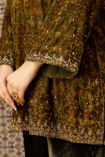 Buy_Afriya_Green Silk, Velvet Round Neck Zar-e-makhmal Short Kurta And Pant Set 
