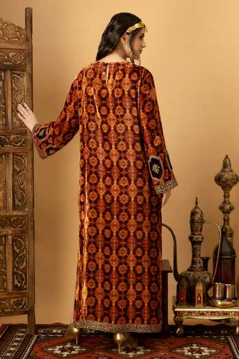 Afriya Zar-e-Makhmal Maroon Long Kaftan