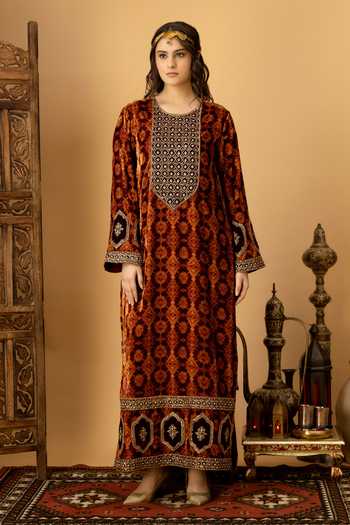 Afriya_Maroon Silk, Velvet Round Neck Zar-e-makhmal Long Kaftan _Online_at_Aza_Fashions