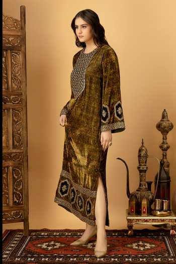 Buy Afriya Green Silk, Velvet Round Neck Zar-e-makhmal Long Kaftan Online at Aza Fashions Buy_Afriya_Green Silk, Velvet Round Neck Zar-e-makhmal Long Kaftan _Online_at_Aza_Fashions
