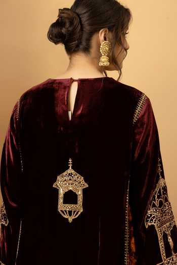 Afriya Zar-e-Makhmal Maroon Kali Kurta Set