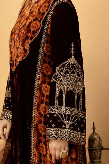 Afriya_Maroon , Velvet, Organza Round Neck Zar-e-makhmal Kali Kurta Set _at_Aza_Fashions
