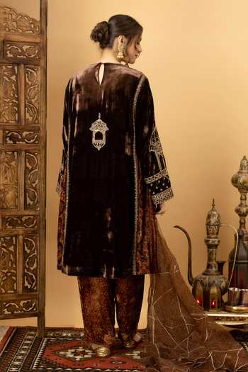 Afriya Zar-e-Makhmal Brown Kali Kurta Set