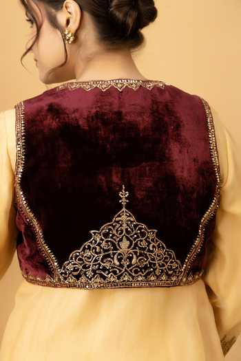 Afriya Zar-e-Makhmal Maroon Short Jacket