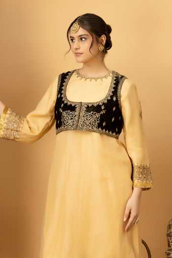 Buy_Afriya_Green Silk, Velvet Round Neck Zar-e-makhmal Short Jacket _Online_at_Aza_Fashions