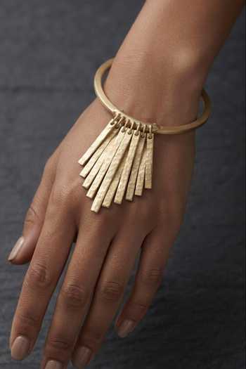 Zaza By Somya Fringe Fan Hinged Bangle 