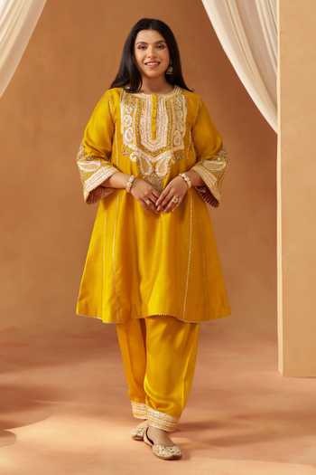 Sheetal Batra Zimal Mustard Choga With Salwar 