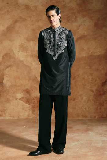 Aman Takyar Embroidered Kurta & Pant Set