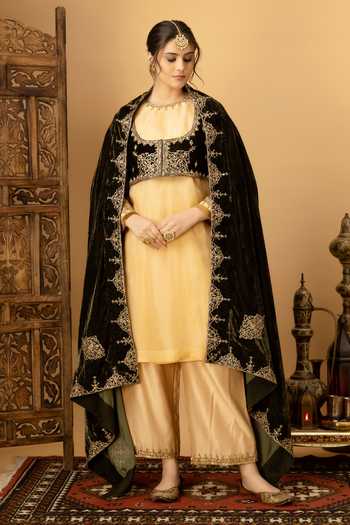 Afriya Zar-e-Makhmal Green Dupatta