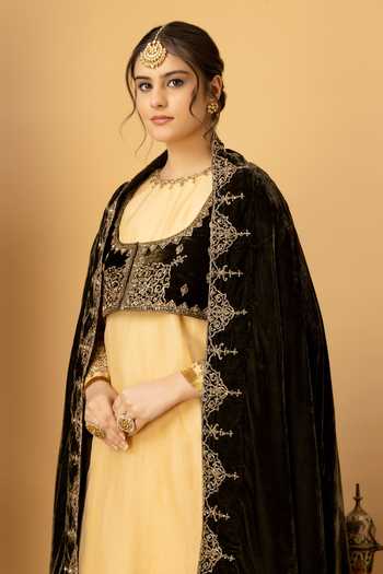 Afriya_Green Silk, Velvet Zar-e-makhmal Dupatta _Online_at_Aza_Fashions