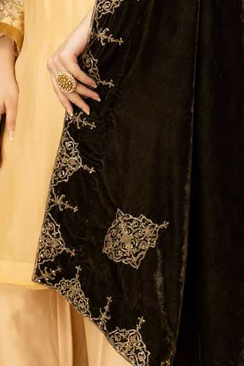 Buy_Afriya_Green Silk, Velvet Zar-e-makhmal Dupatta _Online_at_Aza_Fashions