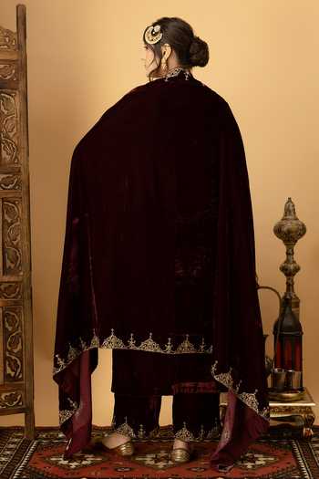 Afriya Zar-e-Makhmal Maroon Dupatta
