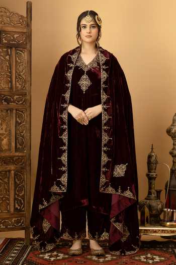 Afriya_Maroon Silk, Velvet Zar-e-makhmal Dupatta _Online_at_Aza_Fashions