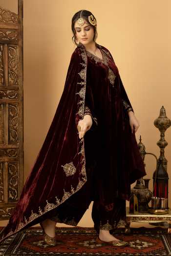 Shop_Afriya_Maroon Silk, Velvet Zar-e-makhmal Dupatta _Online_at_Aza_Fashions