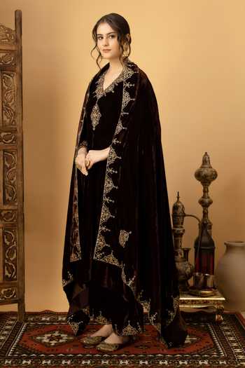 Buy_Afriya_Brown Silk, Velvet Zar-e-makhmal Dupatta _Online_at_Aza_Fashions