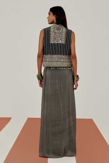 Basanti Kapde Aur Koffee Obsidian Gilded Embroidered Jacket Set 