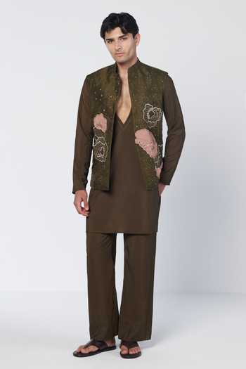Rishi And Vibhuti Embroidered Bundi & Kurta Set 