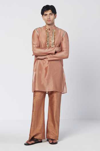 Shop_Rishi And Vibhuti_Peach Silk, Organza, Chanderi Biscoff Tassel Embroidered Kurta Set _Online_at_Aza_Fashions