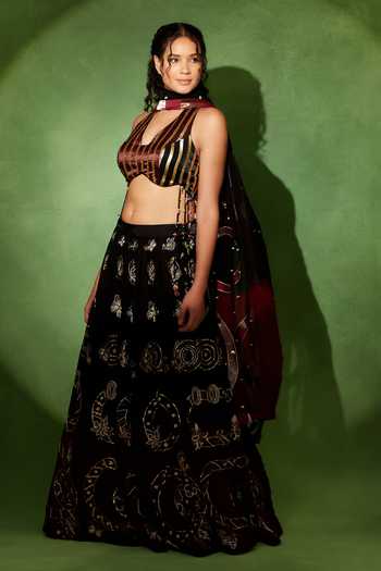 Buy Soniya G Black Organza, Georgette V-neck Afsana-e-shab Metallic Embroidered Lehenga Set Online at Aza Fashions Buy_Soniya G_Black Organza, Georgette V-neck Afsana-e-shab Metallic Embroidered Lehenga Set _Online_at_Aza_Fashions