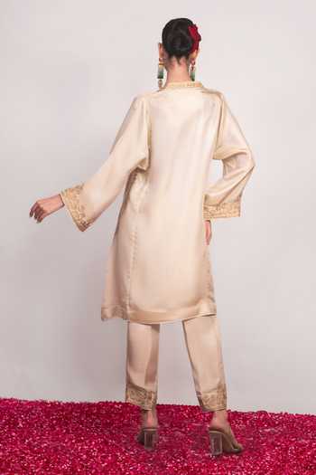 Daljit Sudan Embroidered Pheran Kurta & Pant Set 